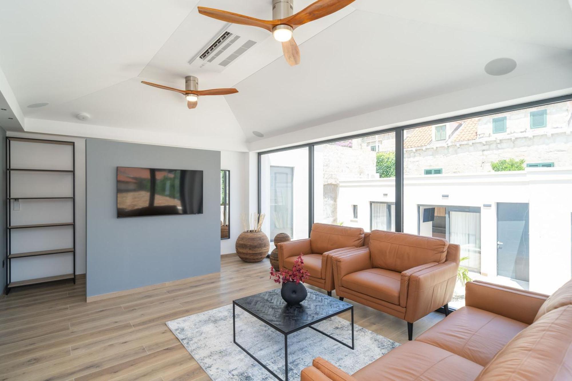 Royale Apartment
